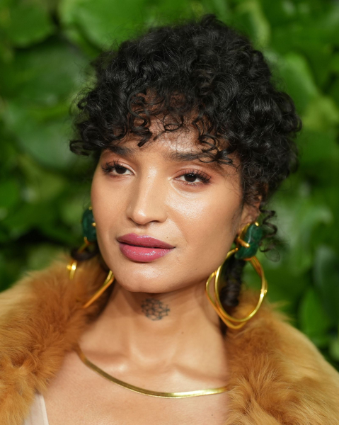 airy curly bangs  2026 hair trends