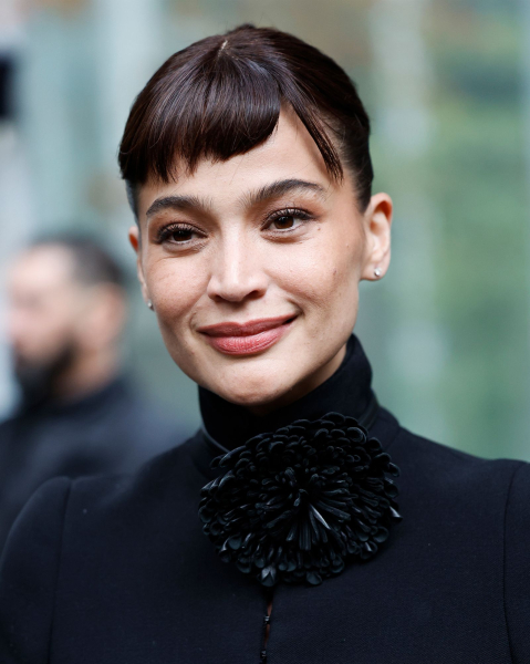 anne curtis with microbangs pushed to the side  2026 hair trends